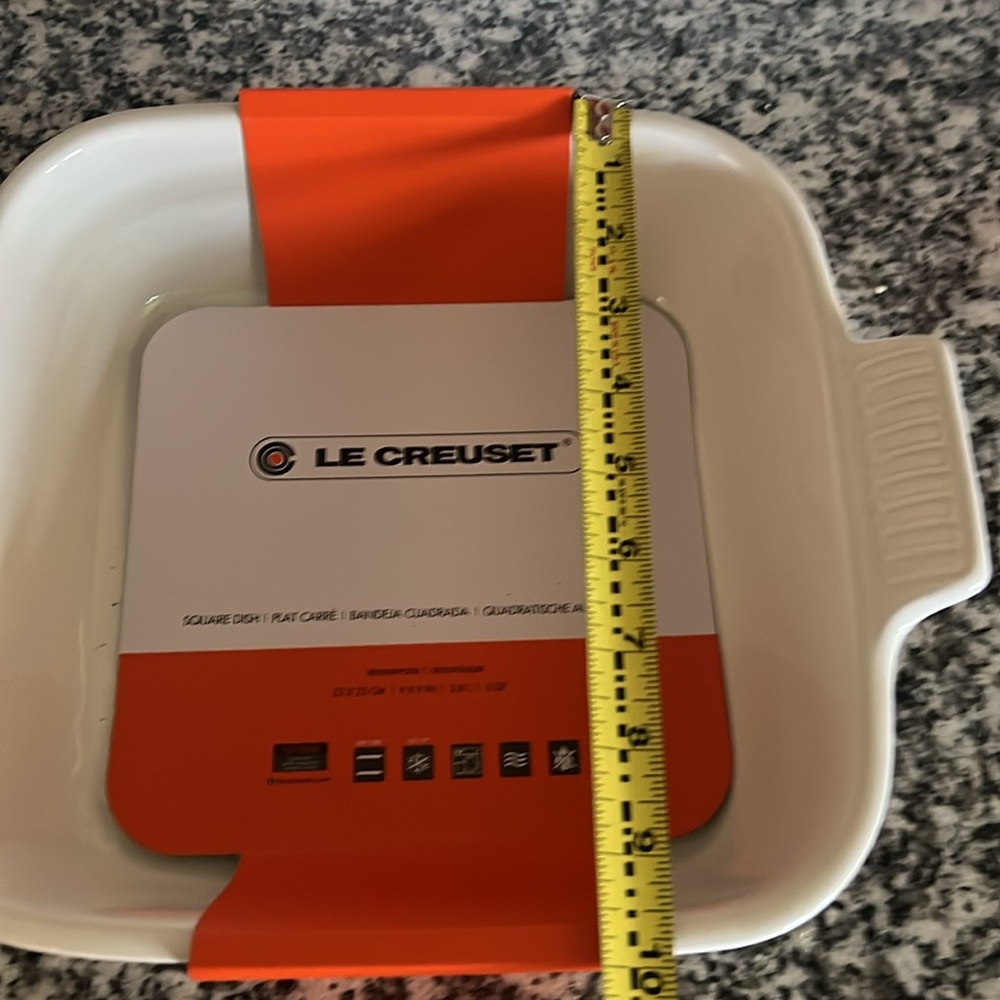 Le Creuset meringue Square Dish - Picture 2 of 4